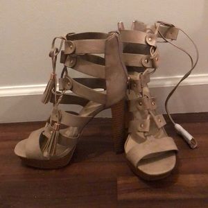 Brand New Dressy Sandals women fits size 6